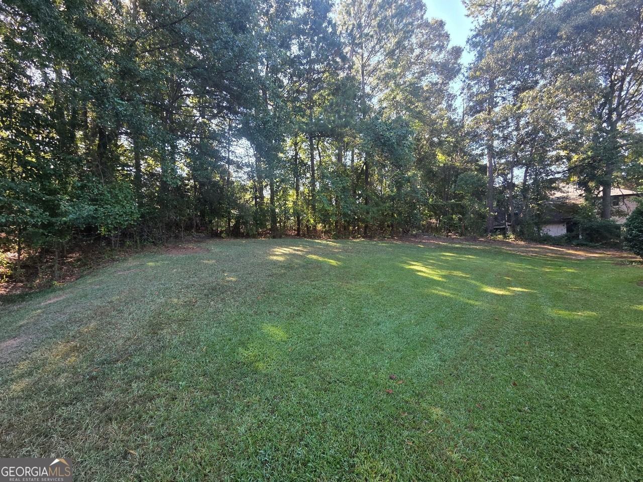8492 Pineland Dr - Photo 4 of 14