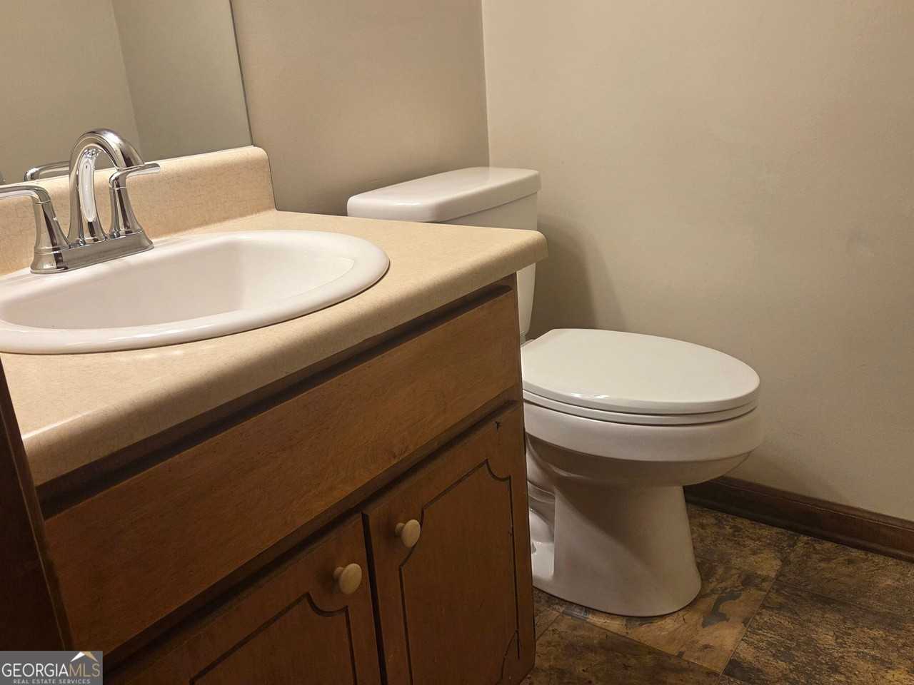 8492 Pineland Dr - Photo 6 of 14