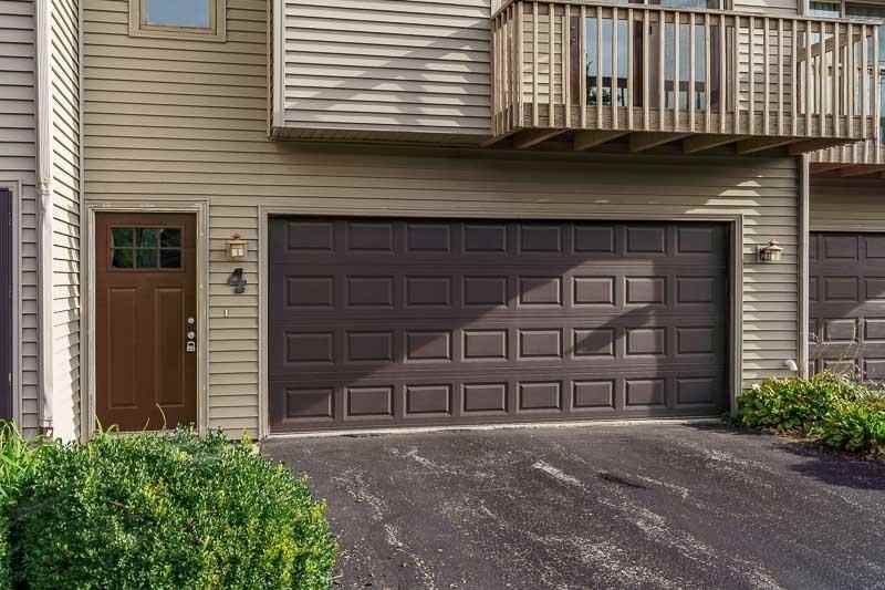 663 Amphitheater Dr - Photo 3 of 32