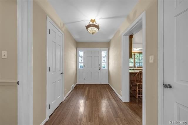 1325 Pilgrim Ave - Photo 6 of 41