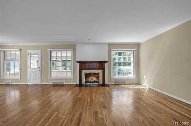 1325 Pilgrim Ave - Photo 7 of 41