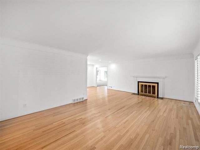 3879 Carriage Rd - Photo 6 of 33