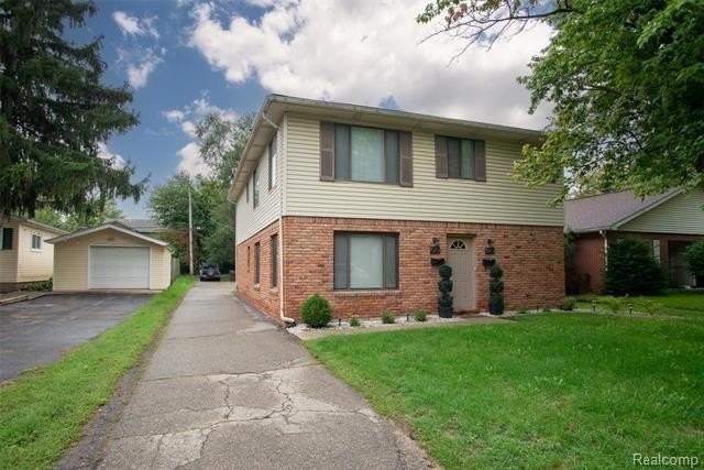 677 Karmada St - Photo 2 of 22