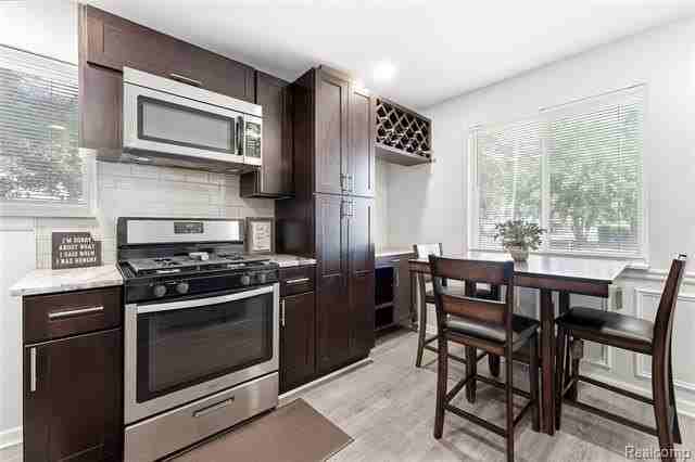 4602 Katherine St - Photo 6 of 22
