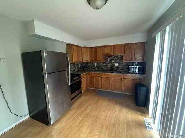 309 E Farnum Ave - Photo 4 of 8