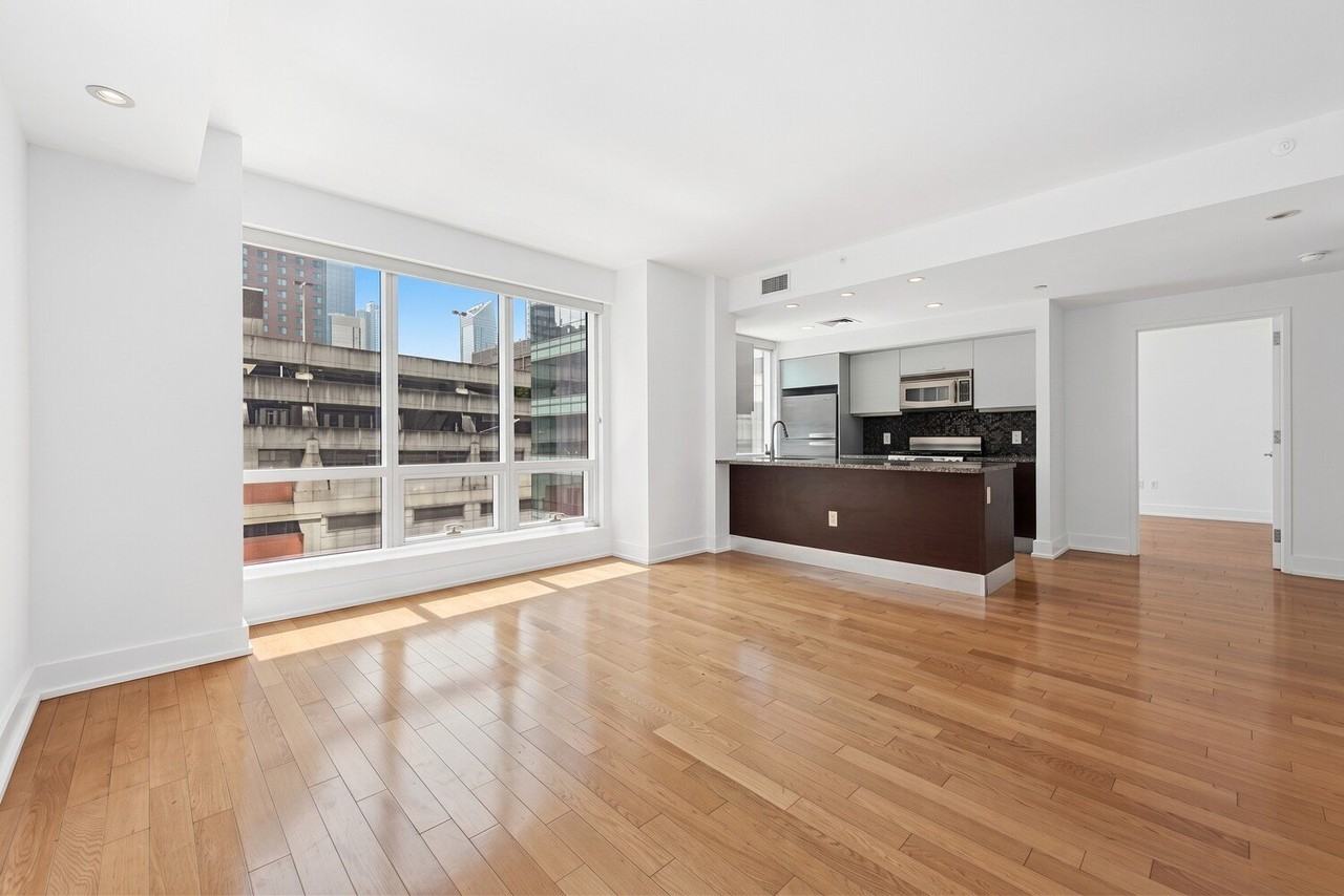 350 W 42nd St
