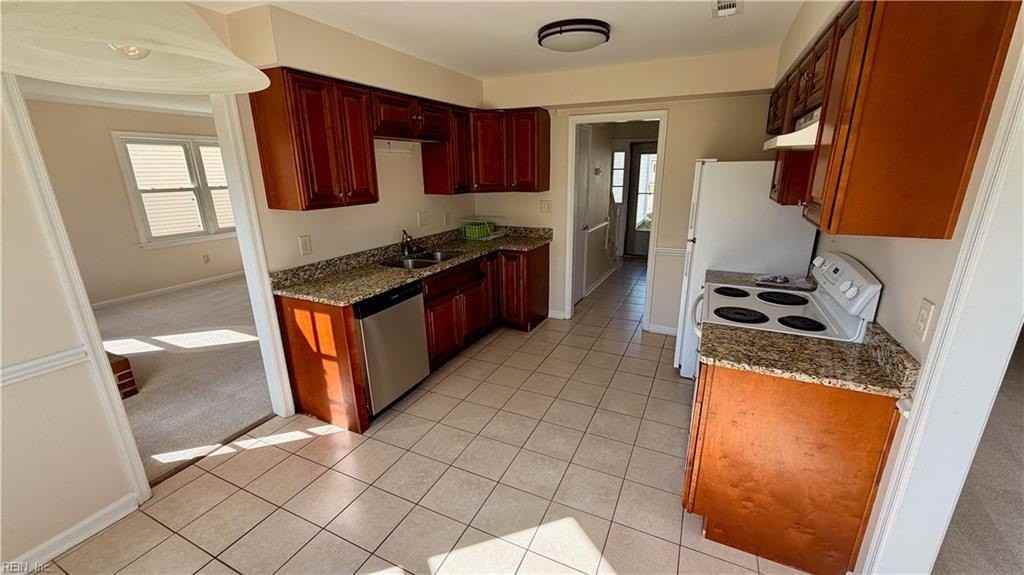 2429 Rock Lake Loop - Photo 5 of 42