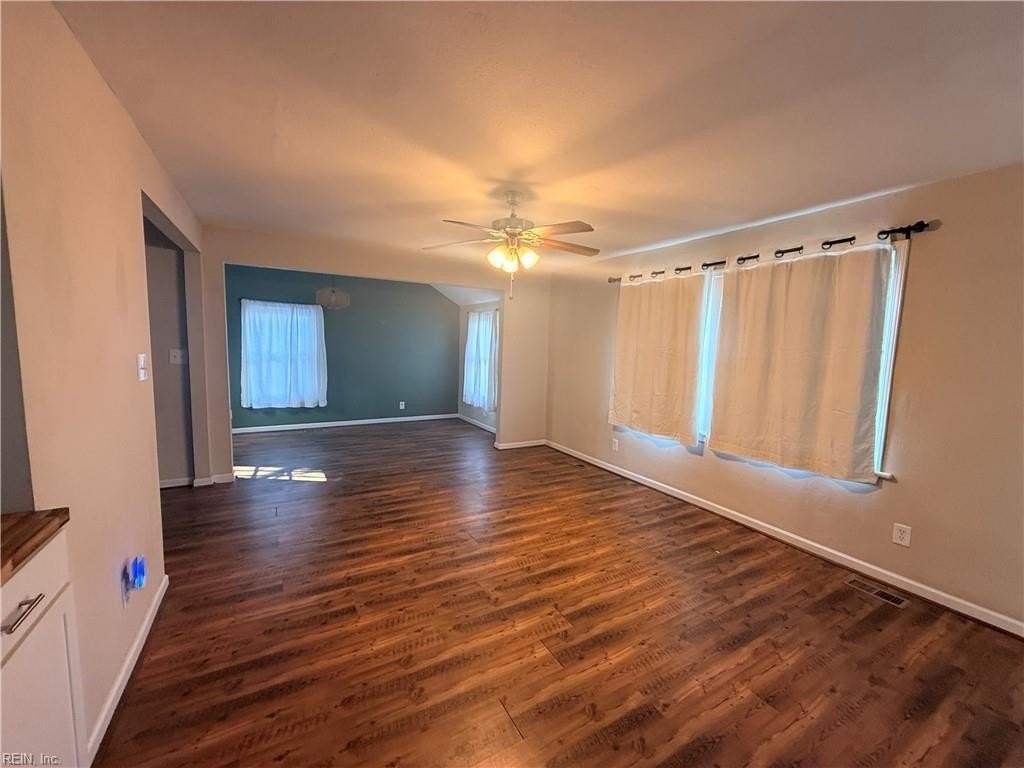 416 Melville Rd - Photo 6 of 22