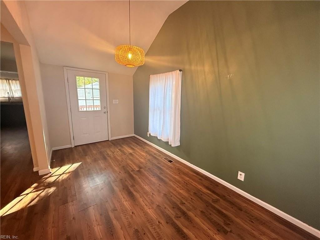 416 Melville Rd - Photo 7 of 22
