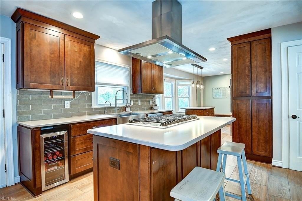 1133 Cresthaven Ln - Photo 2 of 23