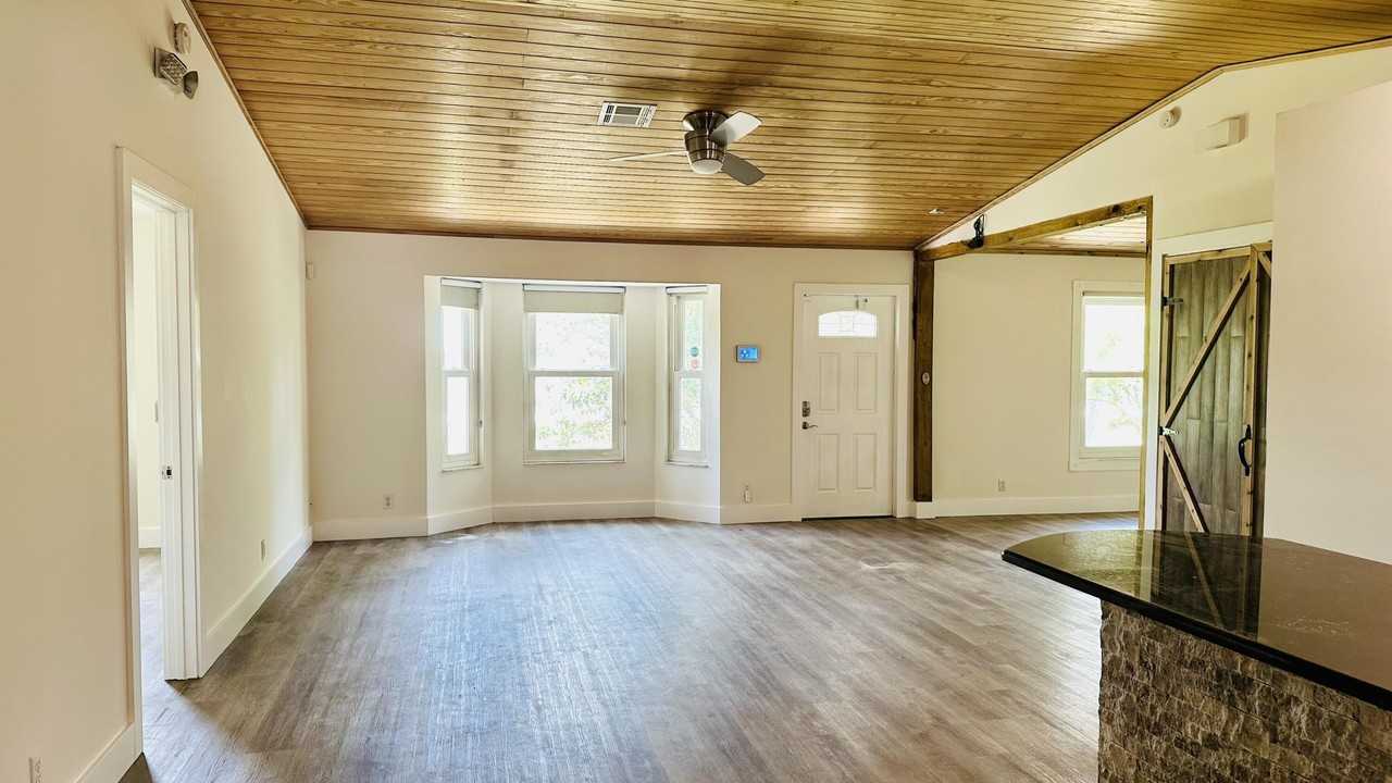 18020 46th Ct N - Photo 6 of 44