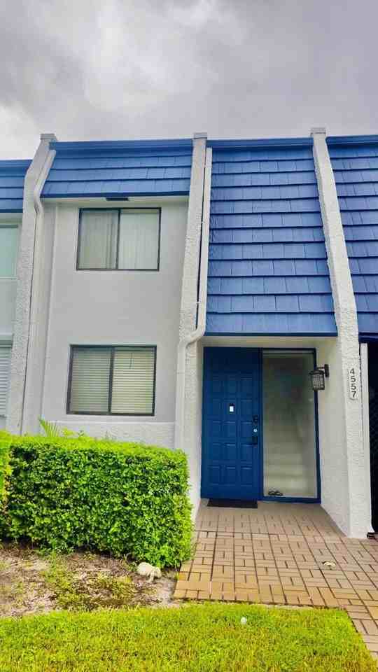4557 Luxemburg Ct