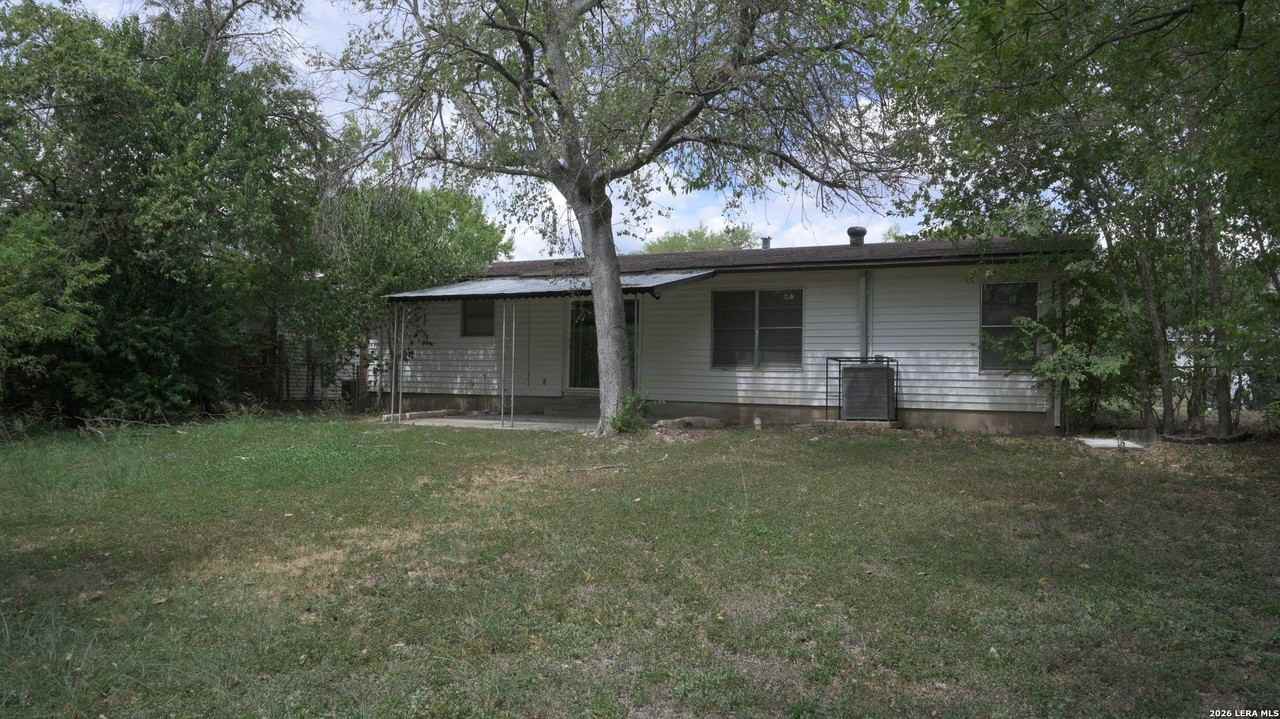 410 Hialeah Ave - Photo 5 of 20