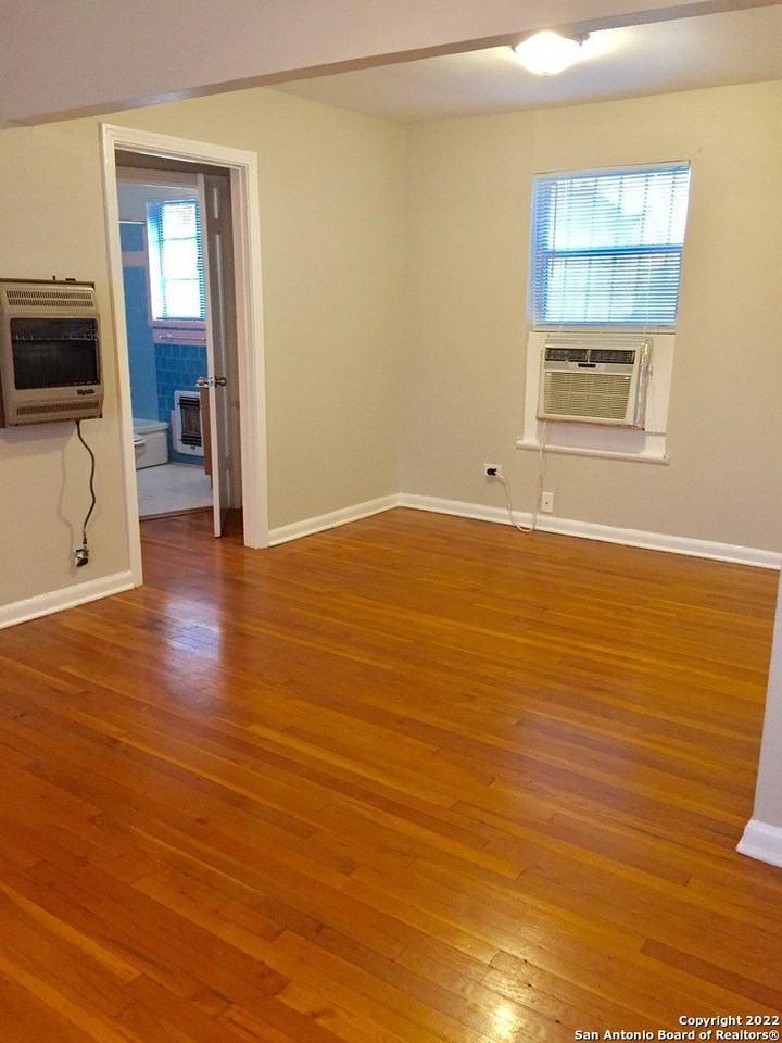 710 W French Pl #3 - Photo 4 of 13