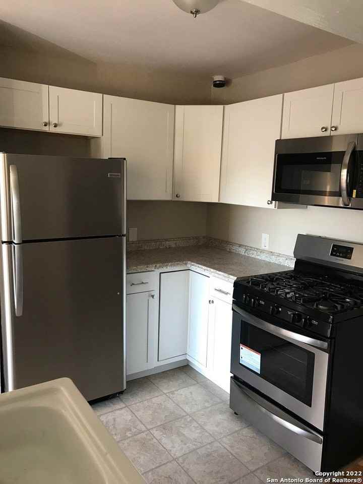 710 W French Pl #3 - Photo 7 of 13