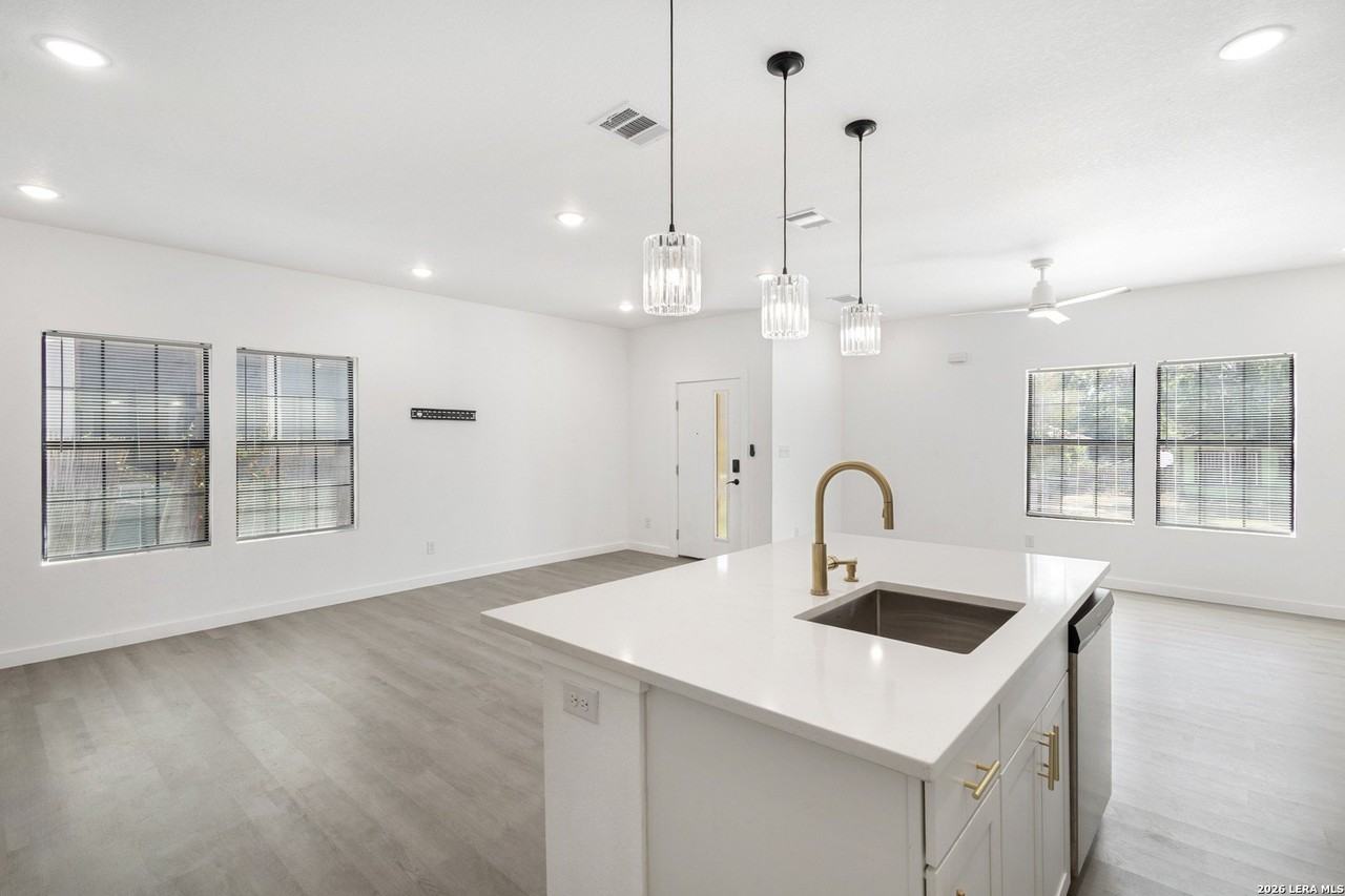 829 Kayton Ave - Photo 3 of 24