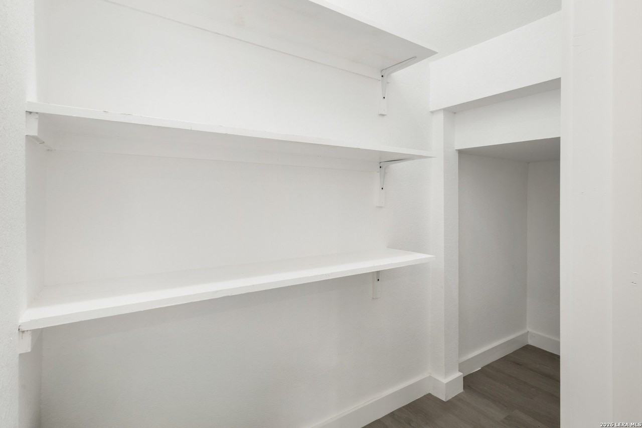 829 Kayton Ave - Photo 5 of 24