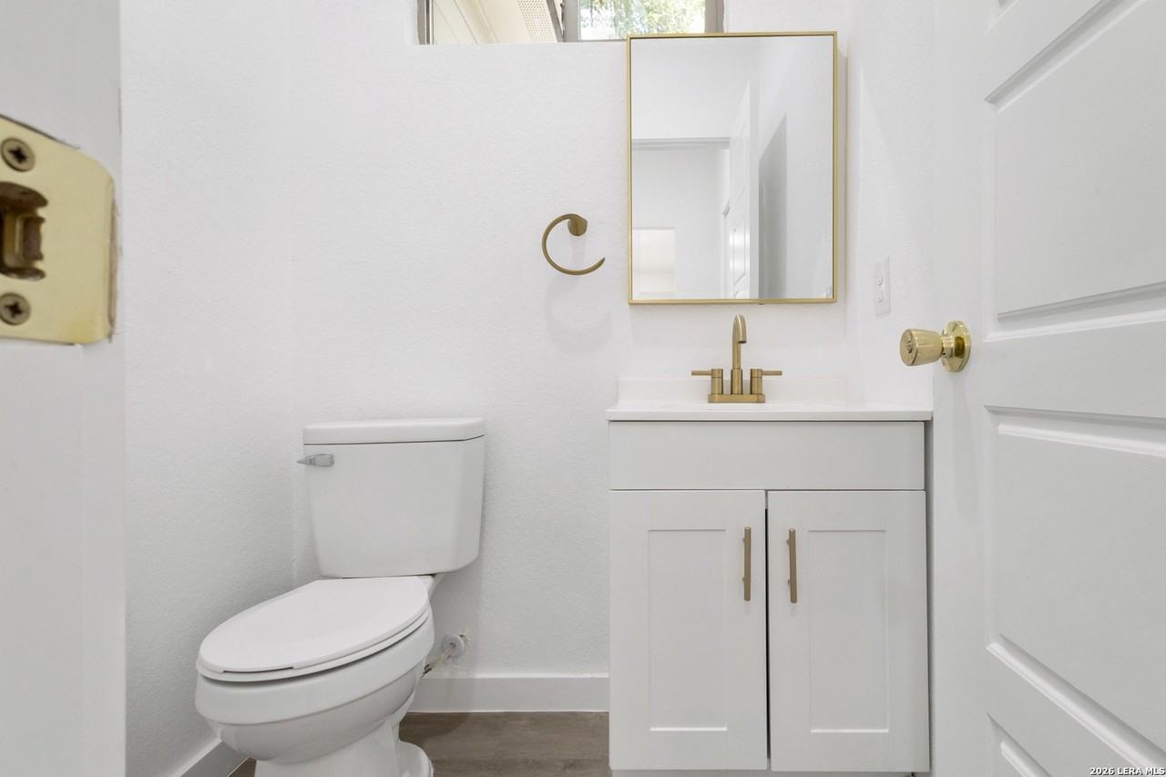 829 Kayton Ave - Photo 7 of 24