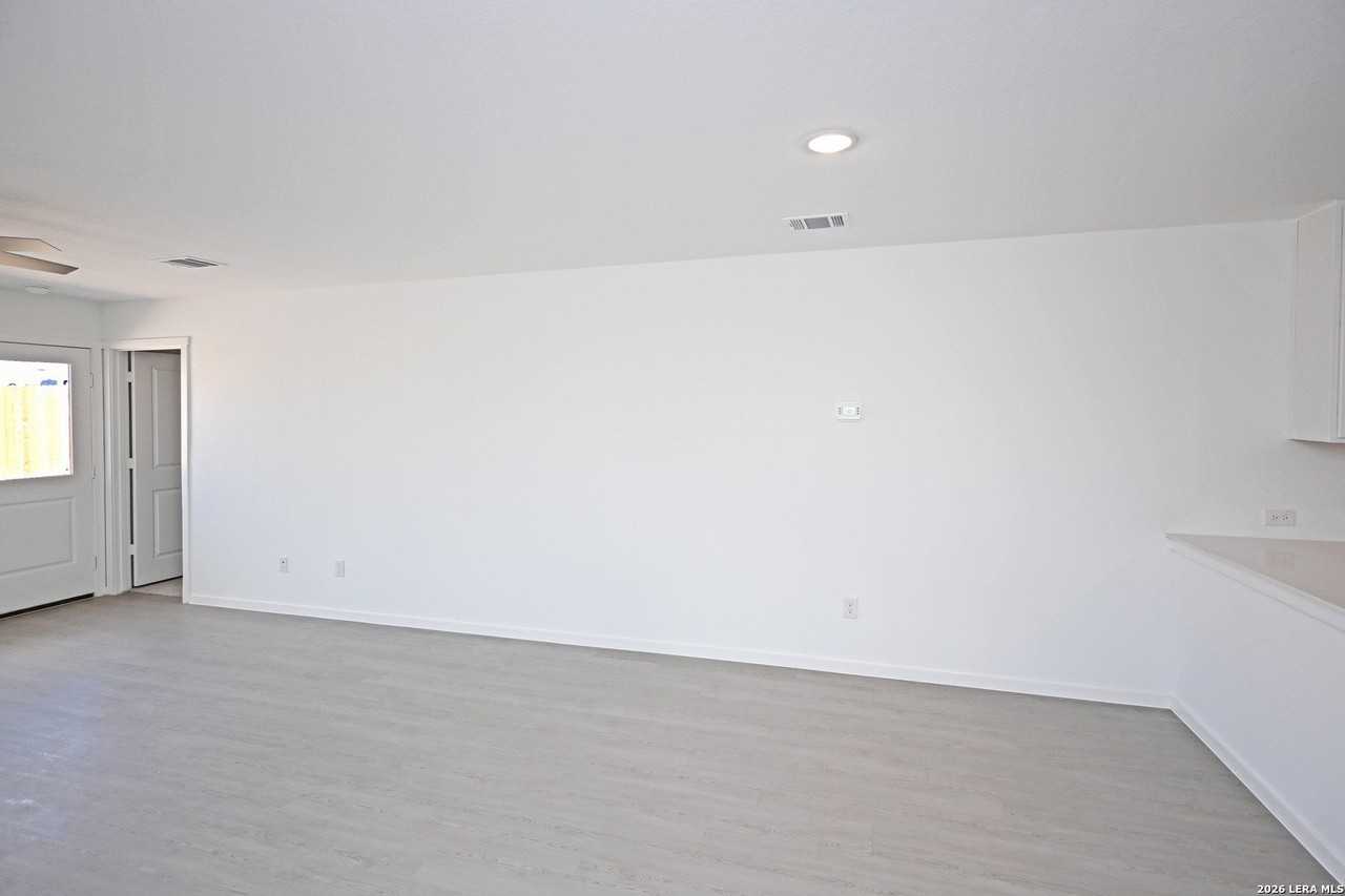 114 Haley Way - Photo 6 of 30