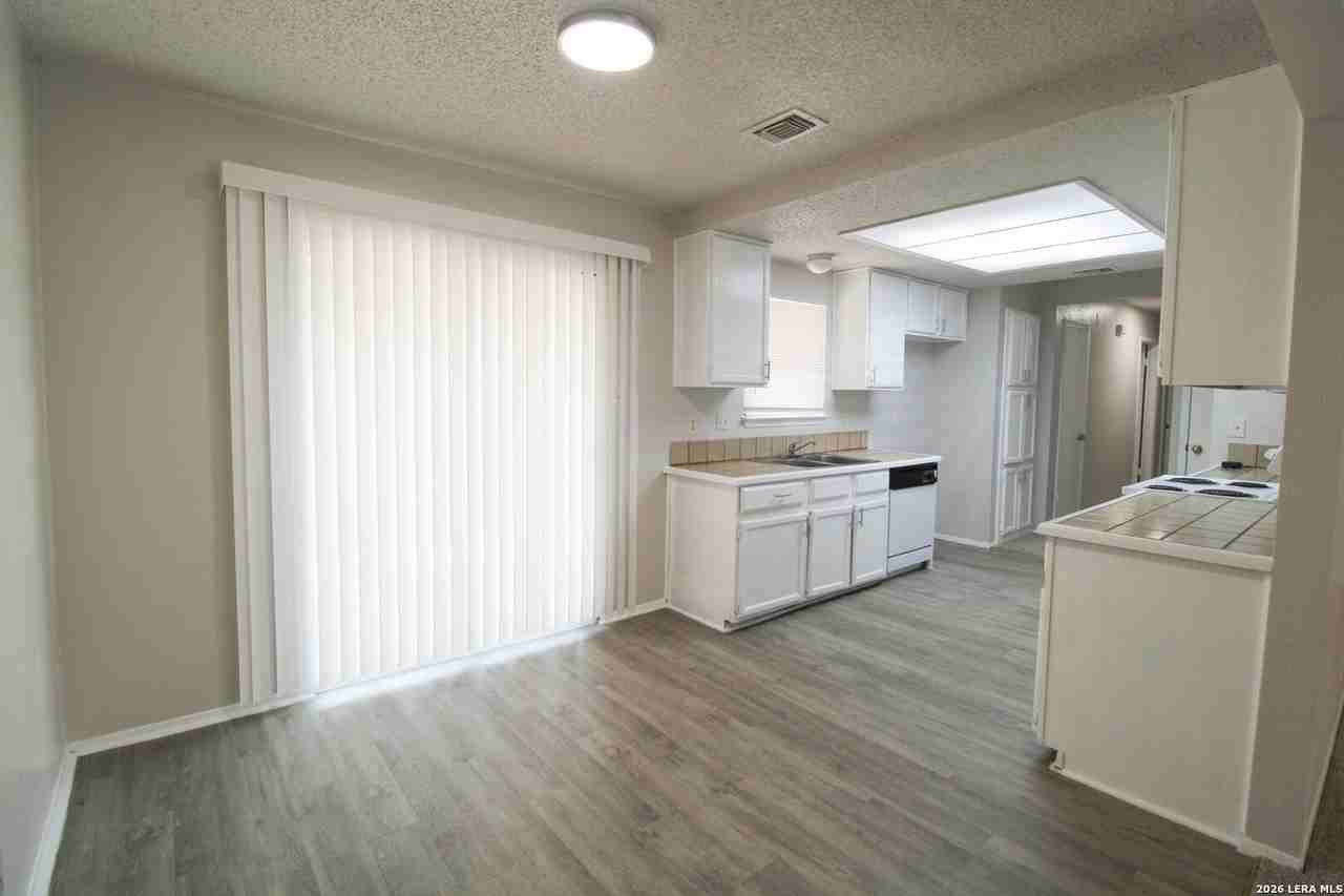 14323 Modesta Pl - Photo 6 of 28