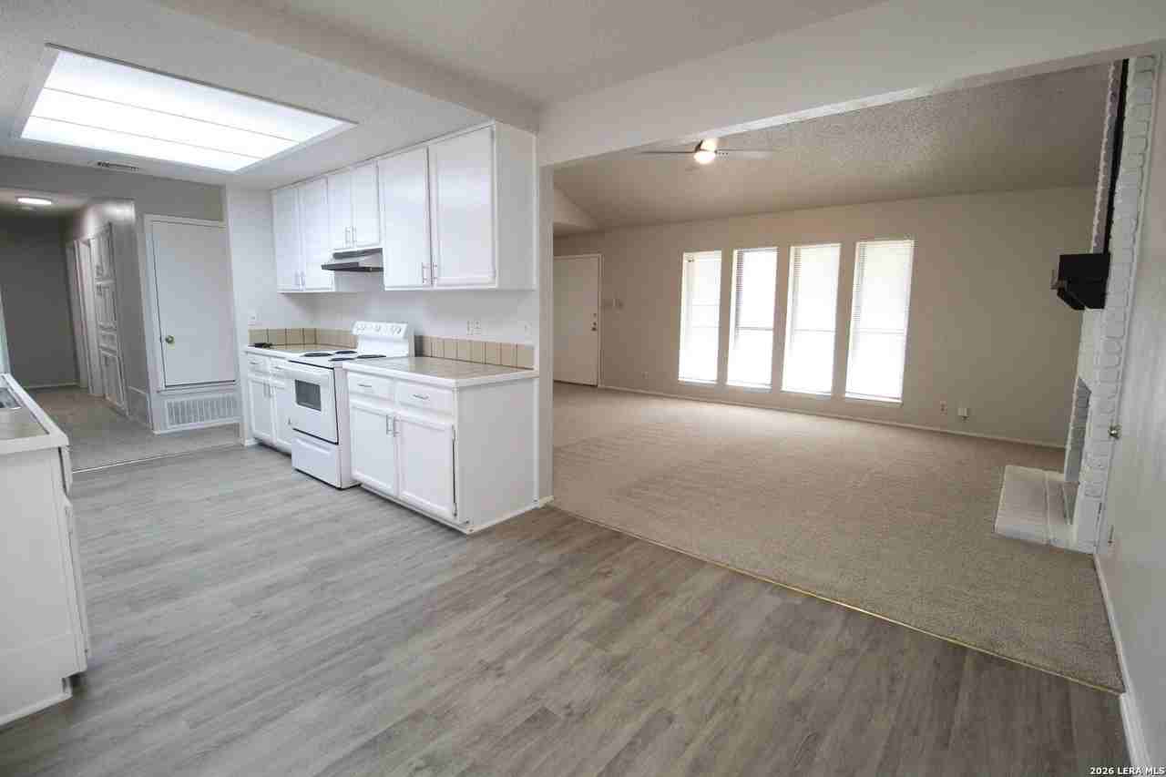 14323 Modesta Pl - Photo 7 of 28