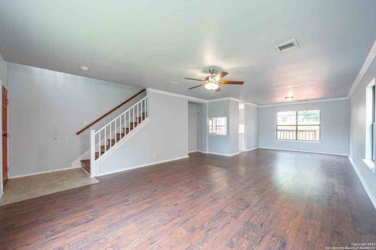 2207 Opal Creek Dr - Photo 6 of 35