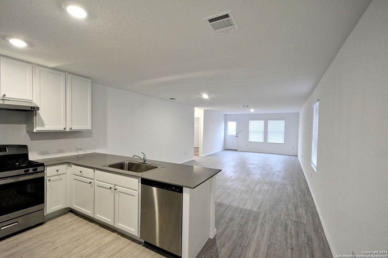 1607 Knoll Rdg - Photo 5 of 29