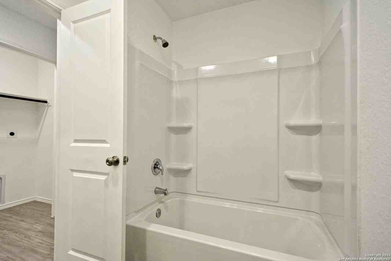 1607 Knoll Rdg - Photo 7 of 29