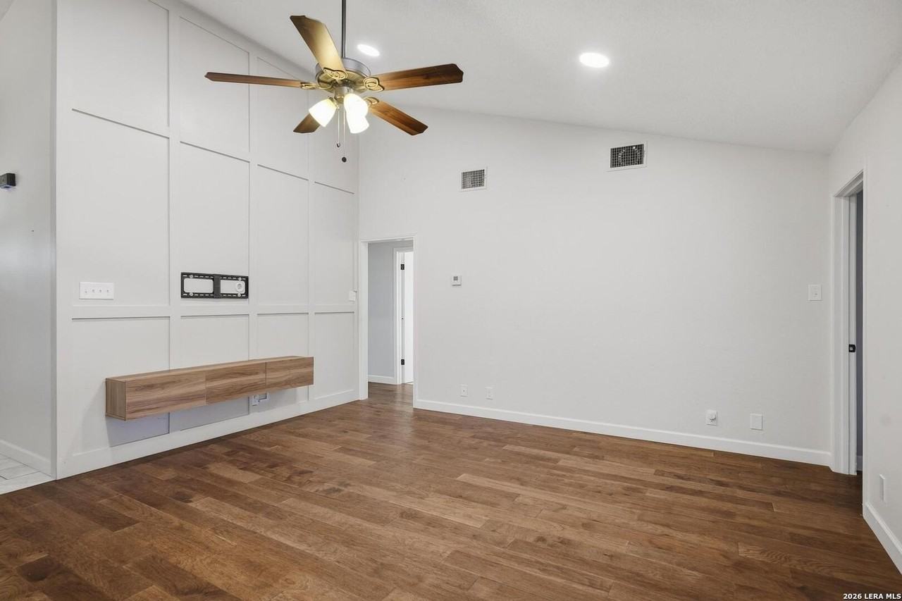 9223 Horse Heath - Photo 7 of 37