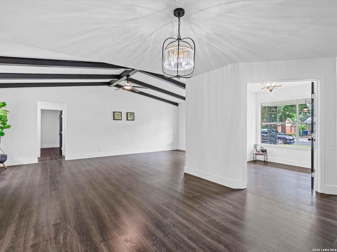 5026 Lakewood Dr - Photo 6 of 30