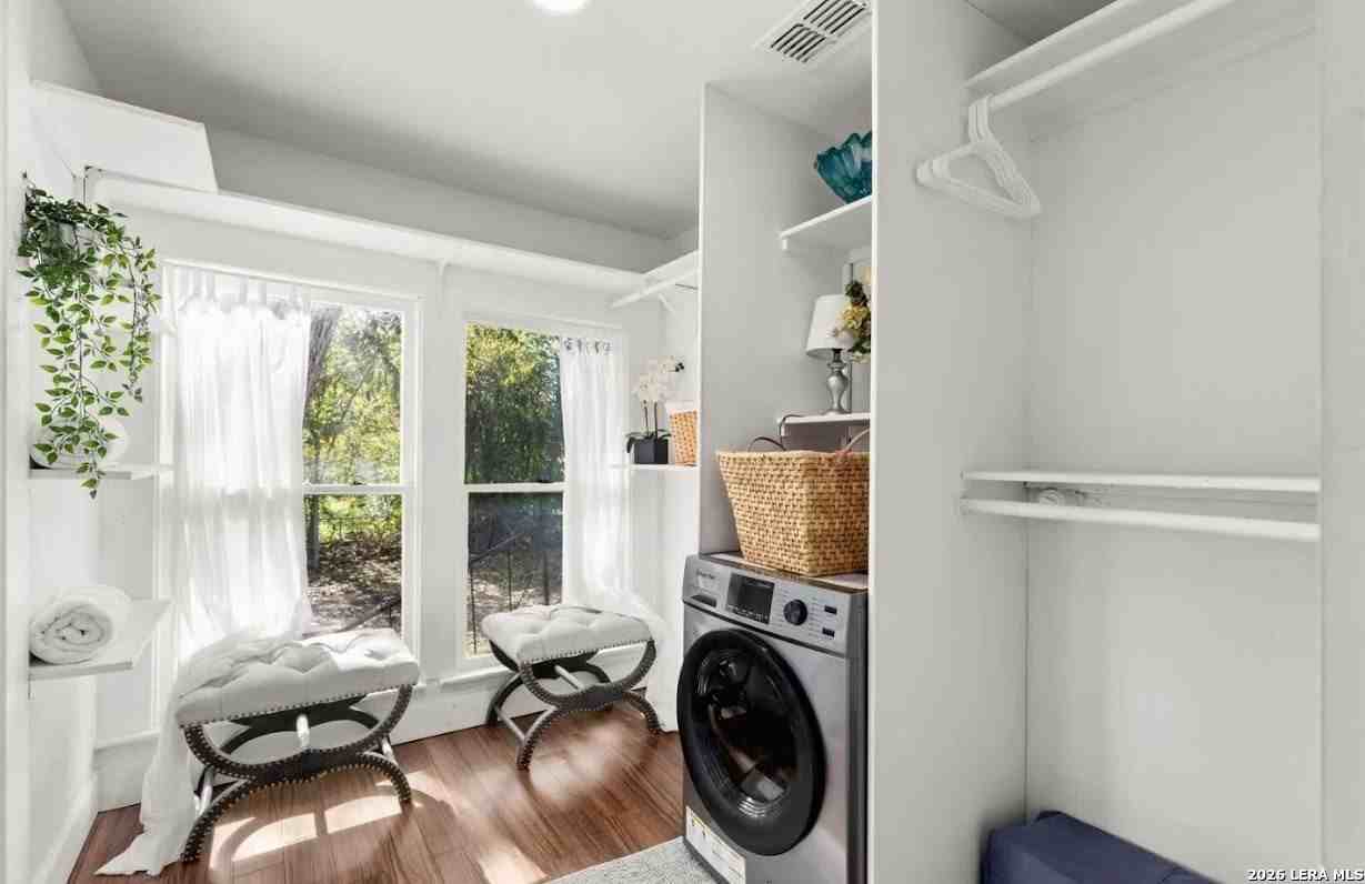 1820 E Houston St - Photo 4 of 19