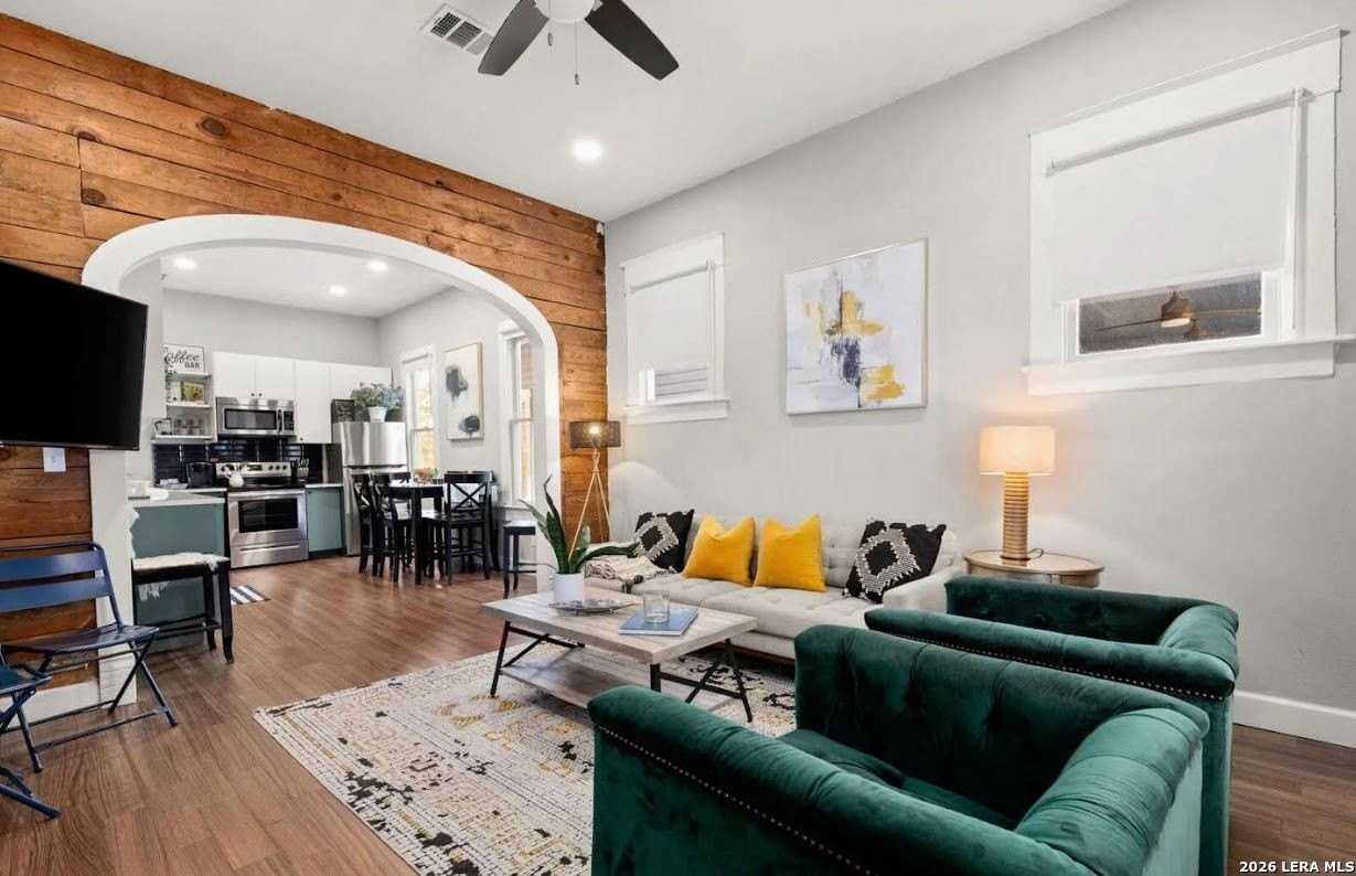 1820 E Houston St - Photo 5 of 19