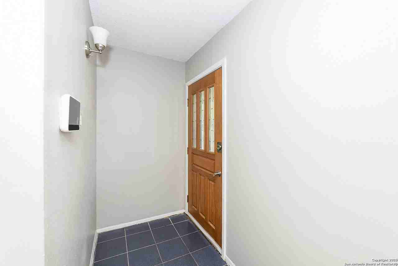 5474 Port Townsend Dr - Photo 4 of 27