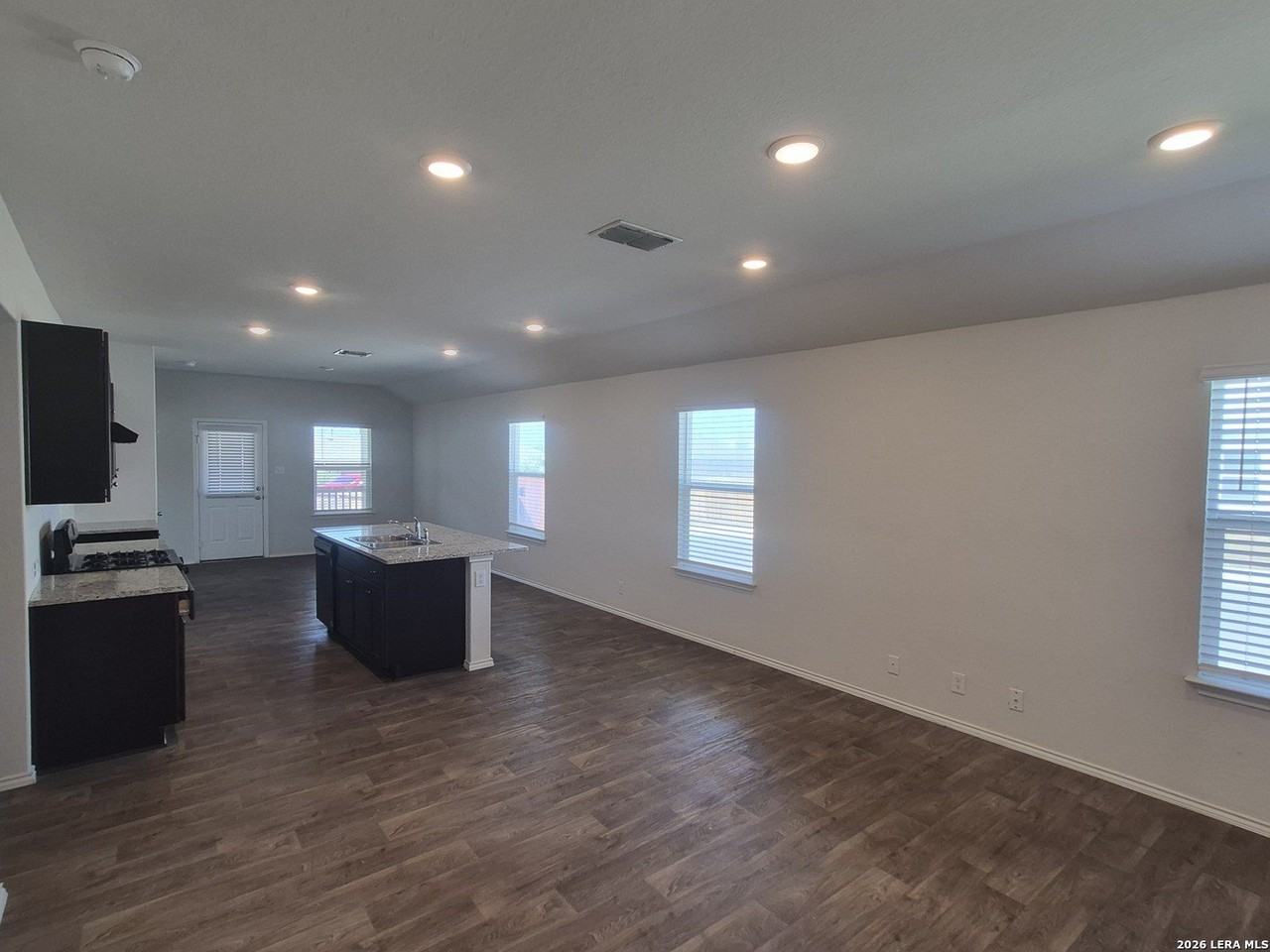 120 Middle Green Loop - Photo 6 of 29