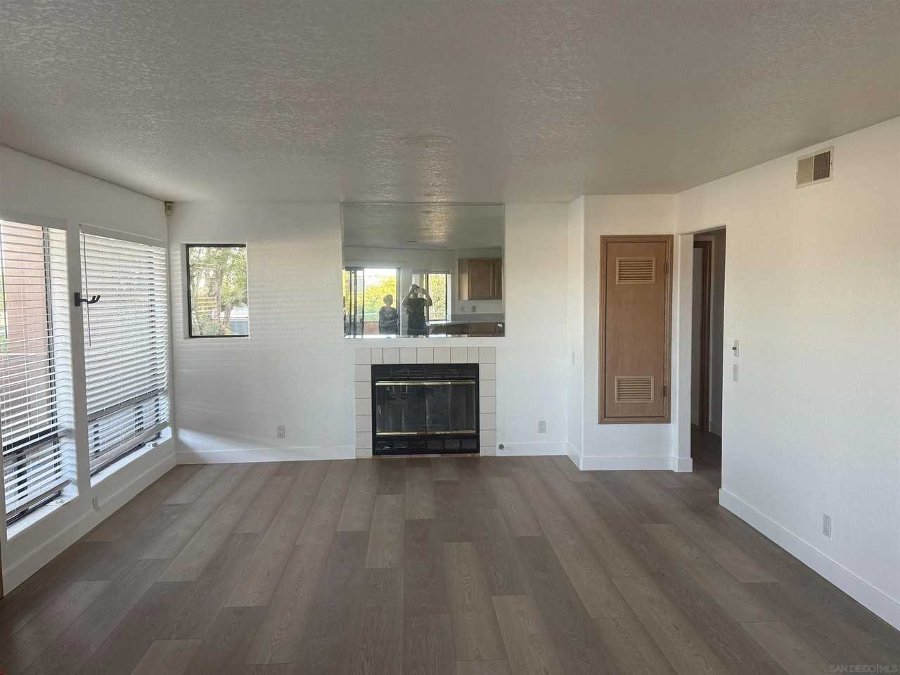 4766 Noyes St - Photo 2 of 9