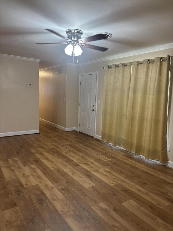 855 Whatley St - Photo 5 of 50