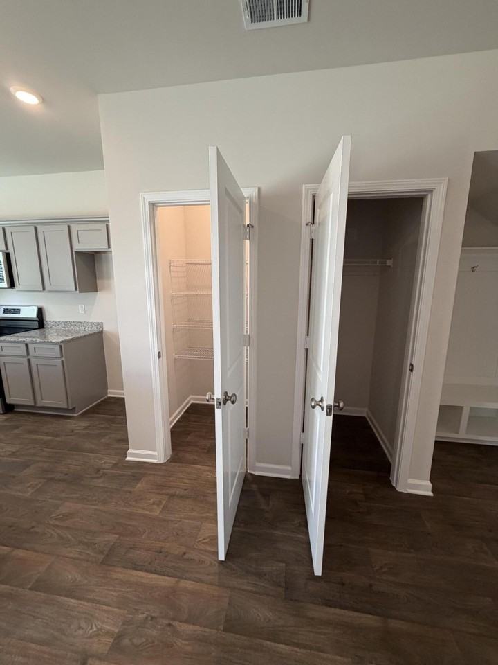 2382 Bellflower St - Photo 7 of 25