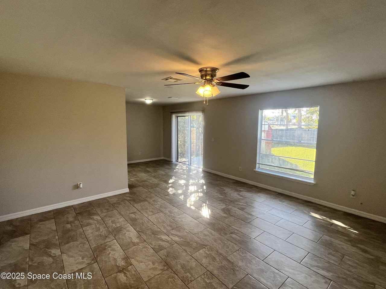 106 Battersea Ave Ne - Photo 4 of 17