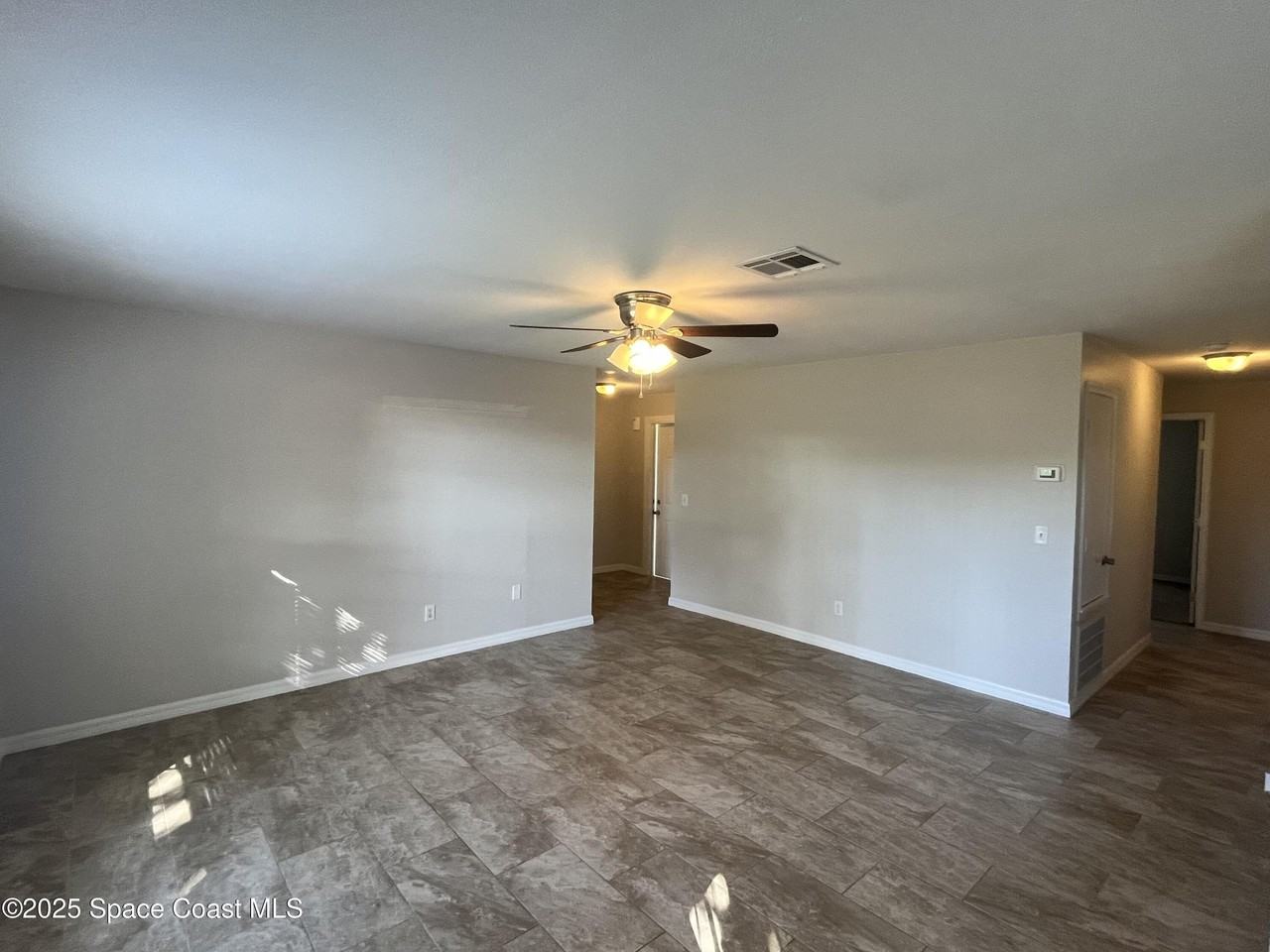 106 Battersea Ave Ne - Photo 5 of 17