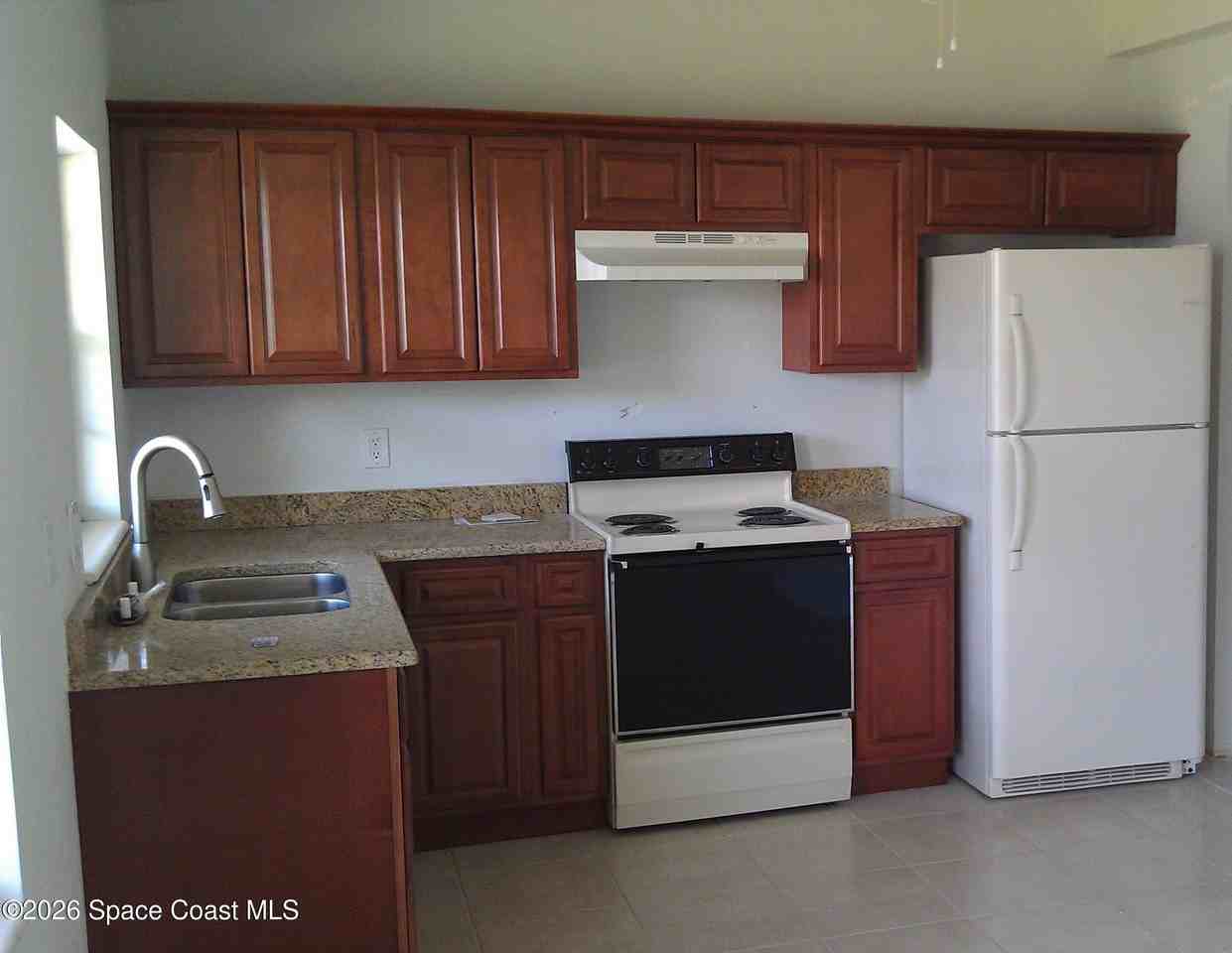 123 Roosevelt Ave #B - Photo 2 of 11