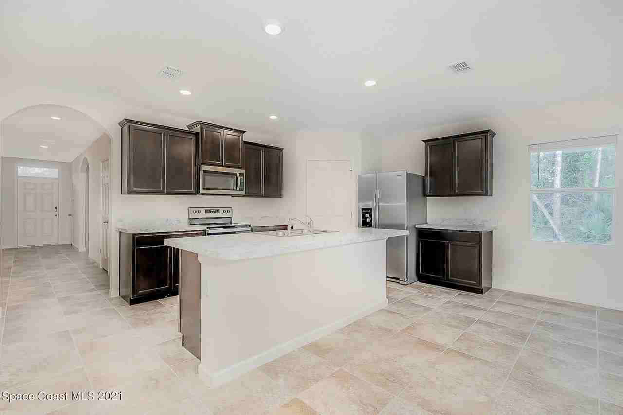 724 Starland St Se - Photo 2 of 22