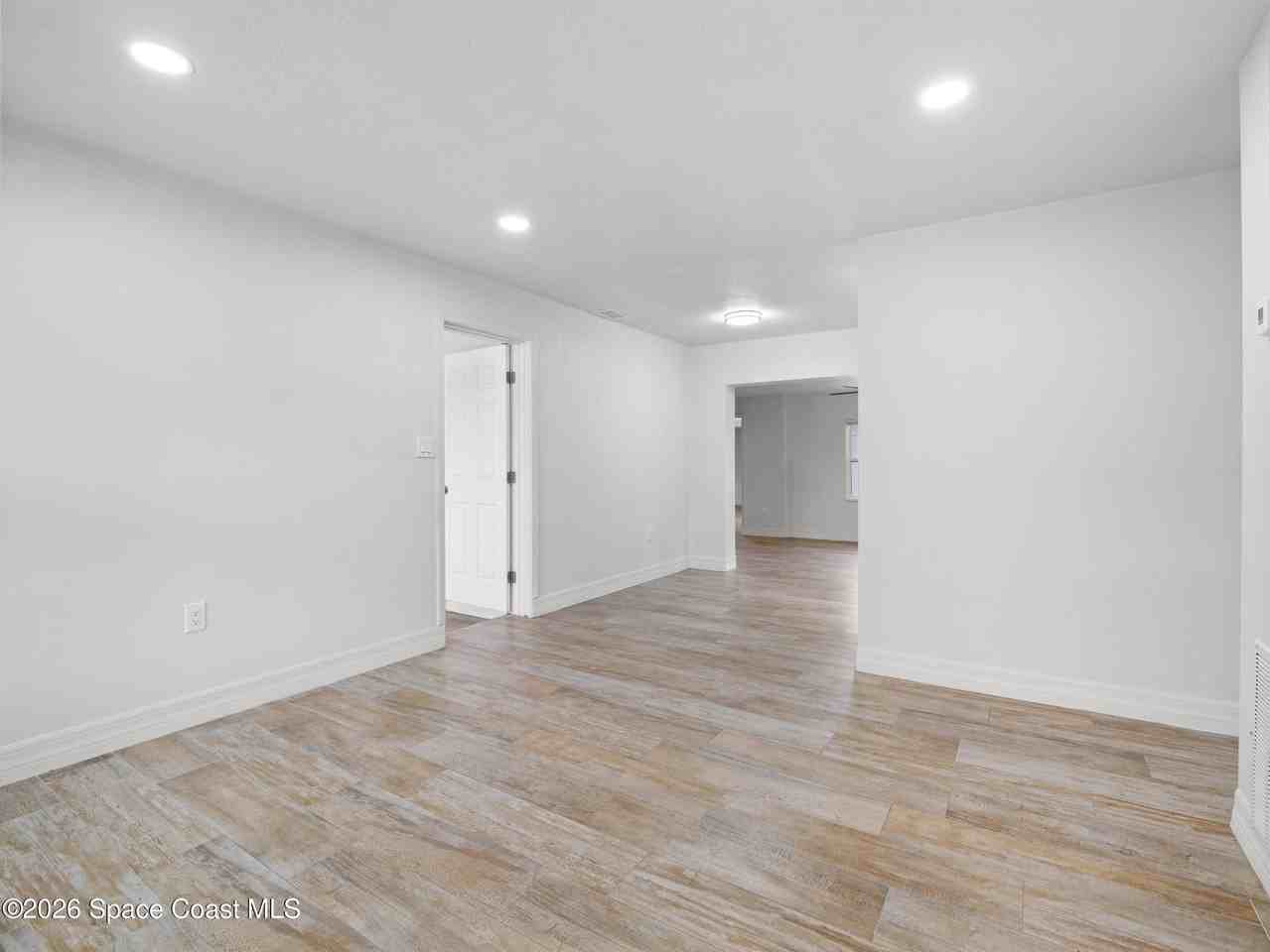 1382 Lakewood Dr - Photo 3 of 24