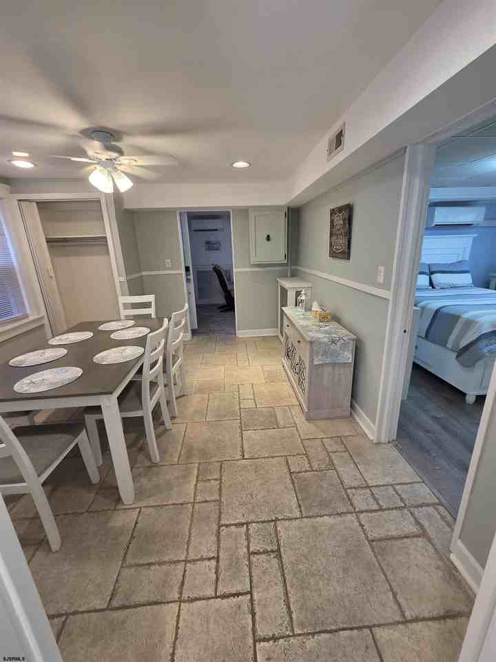 125 N Newark Ave - Photo 5 of 10