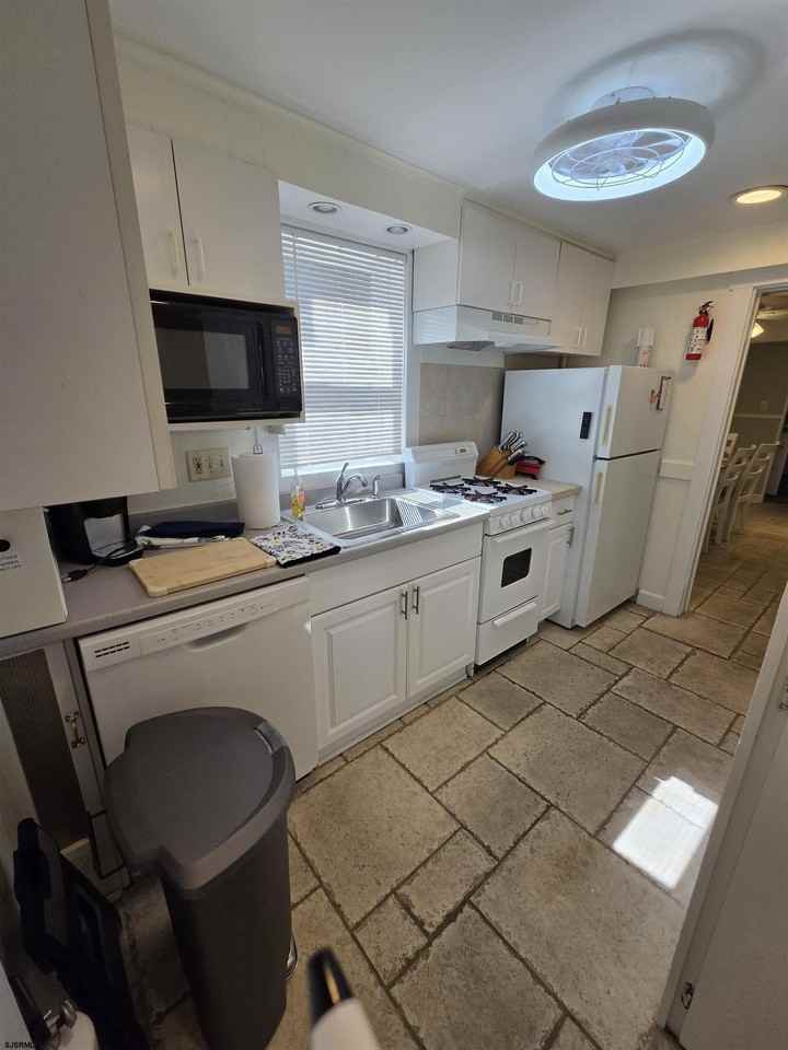 125 N Newark Ave - Photo 7 of 10