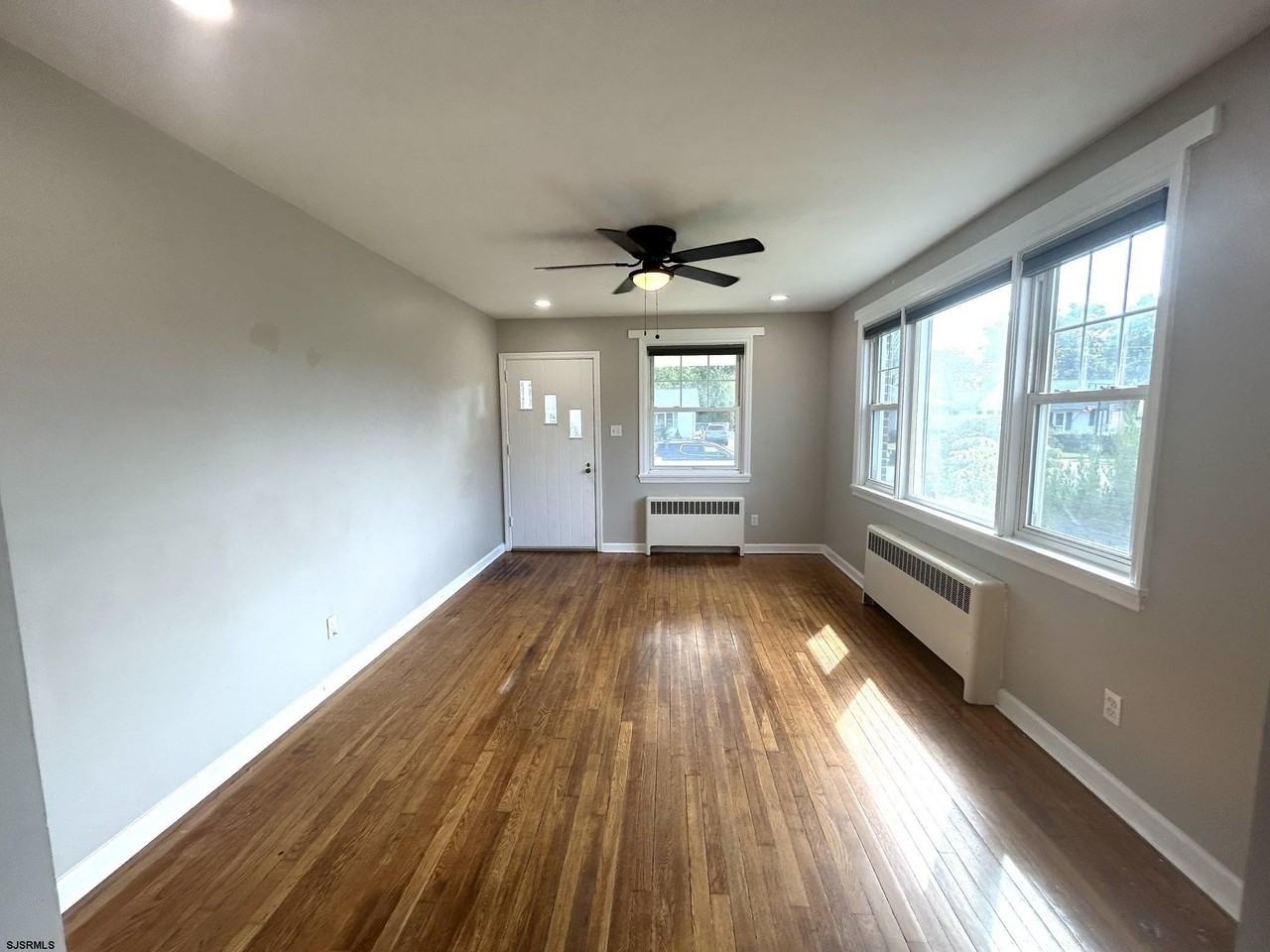 301 Chestnut St - Photo 3 of 21