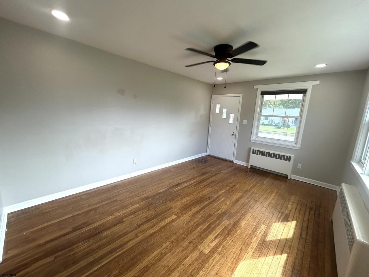 301 Chestnut St - Photo 5 of 21