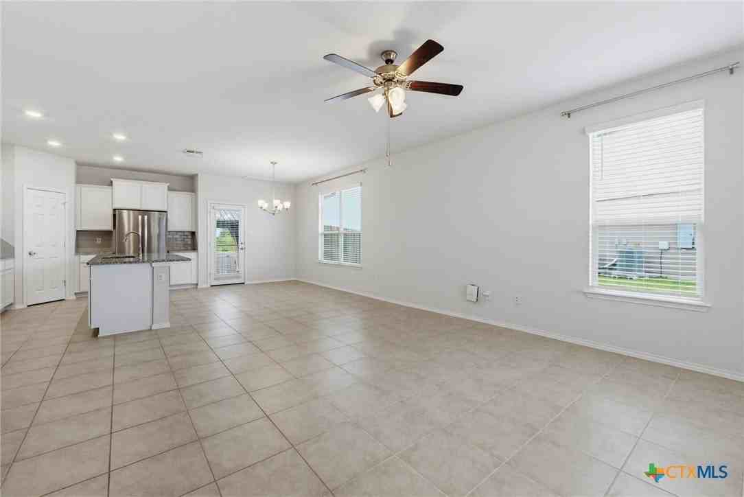 2044 Mallard Ct - Photo 3 of 24