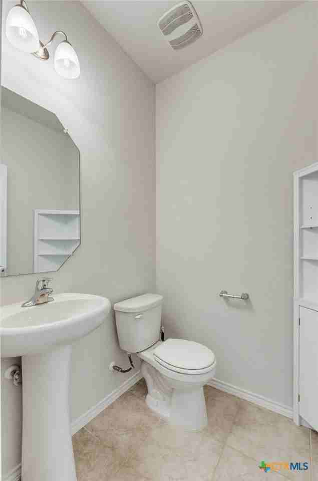 2044 Mallard Ct - Photo 6 of 24