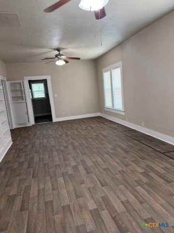 322 W Austin St - Photo 7 of 23