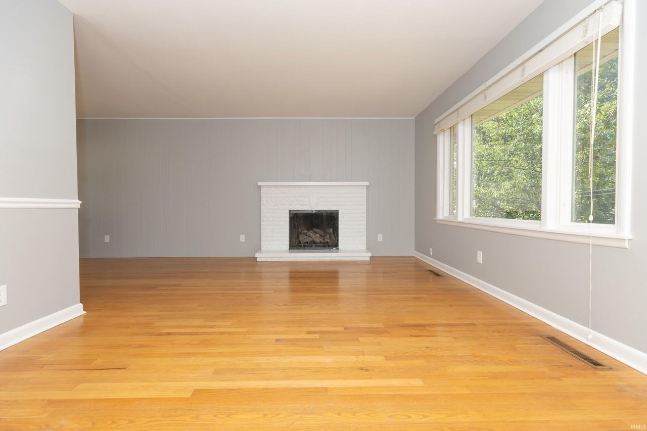740 S Hoosier Ave - Photo 5 of 30